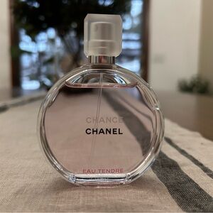 CHANEL Chance Eau Tendre Perfume with Pink Hue